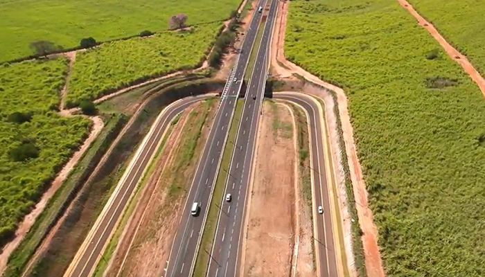 Dispositivo de retorno em desnível no km 85 em Mirassol copiar